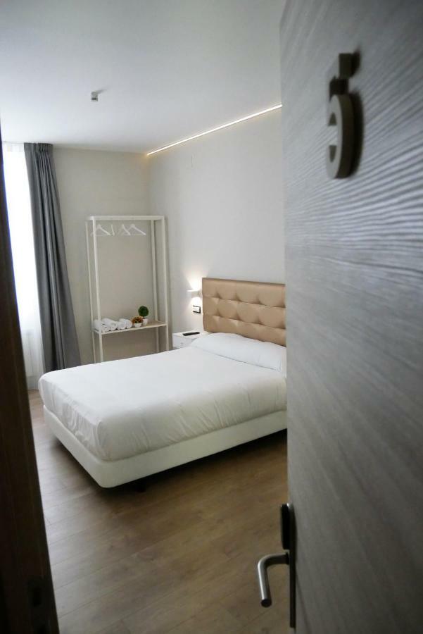 Art Burgos Hotel Kültér fotó